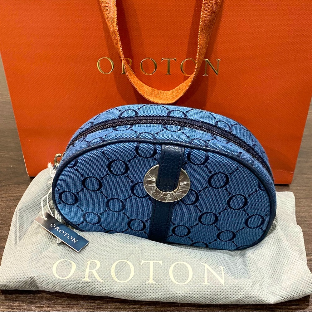 Oroton Small Beauty Case in Navy - Picture 2 of 6
